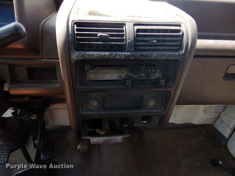 image for item JN9492 1996 Daihatsu HiJet  mini truck