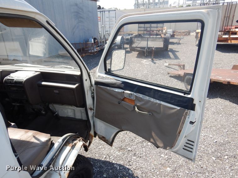 image for item JN9492 1996 Daihatsu HiJet  mini truck