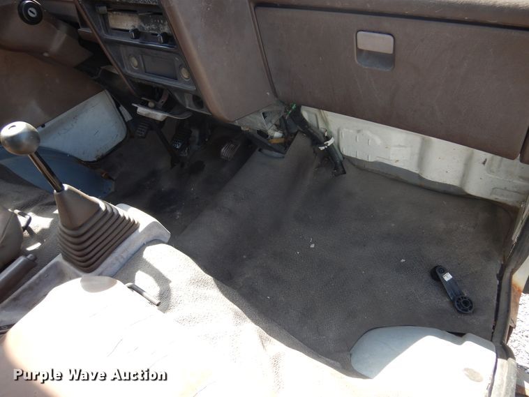 image for item JN9492 1996 Daihatsu HiJet  mini truck