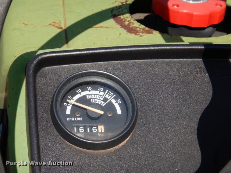 image for item JT9597 John Deere 650  MFWD tractor