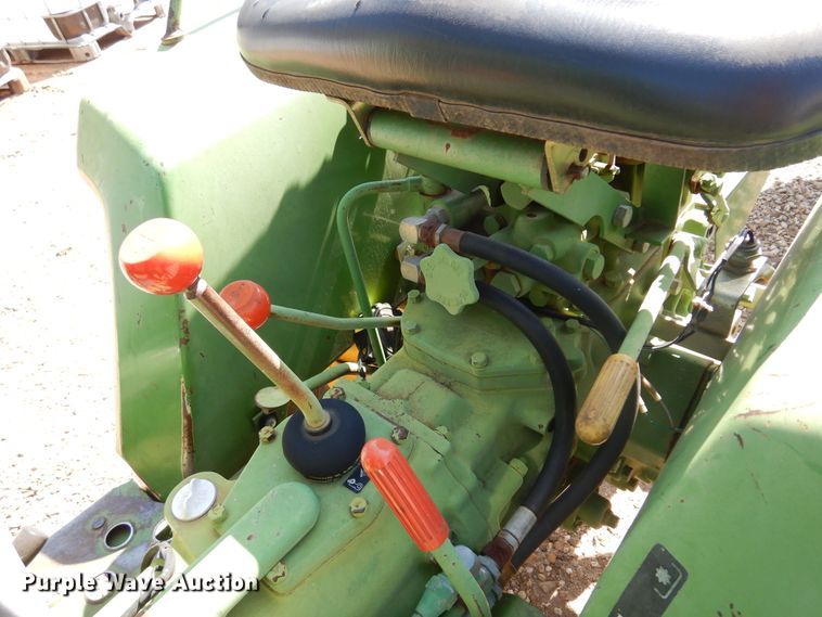 image for item JT9597 John Deere 650  MFWD tractor