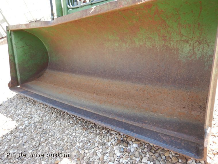 image for item JT9597 John Deere 650  MFWD tractor