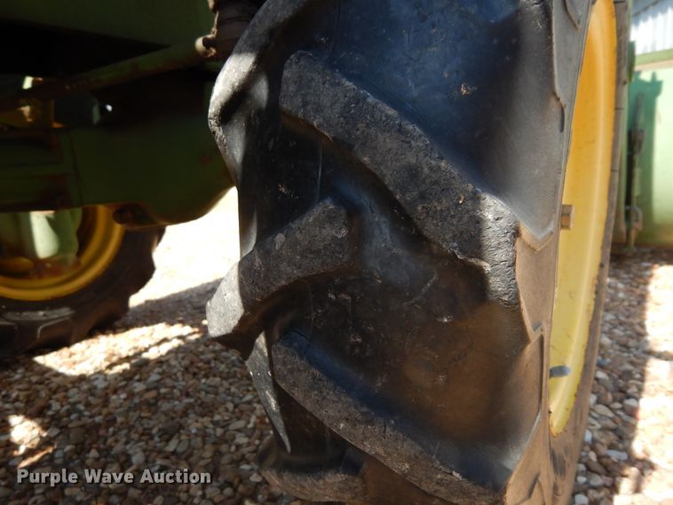 image for item JT9597 John Deere 650  MFWD tractor