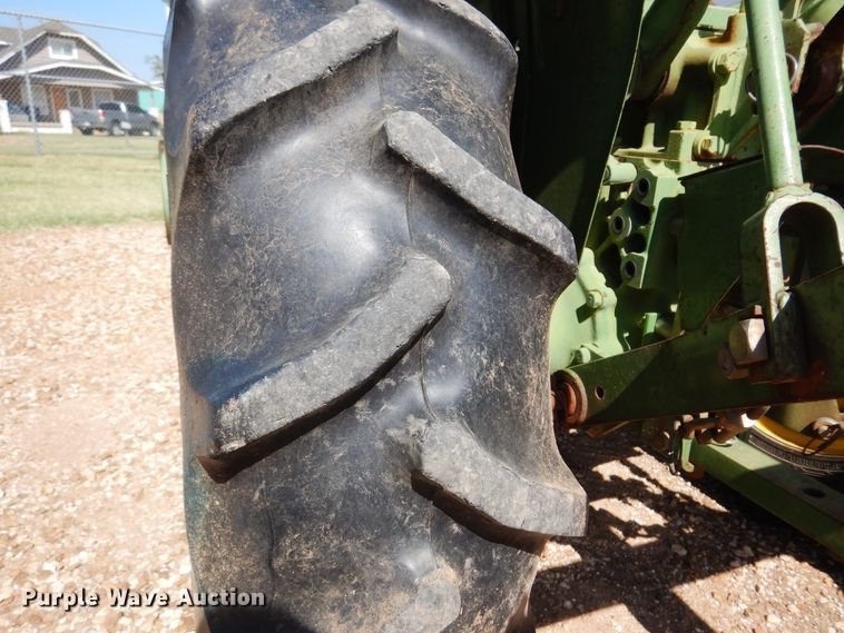 image for item JT9597 John Deere 650  MFWD tractor