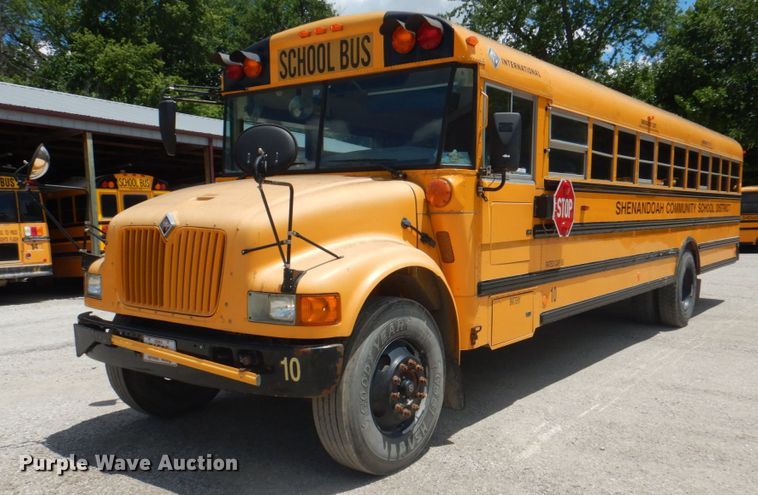 image for item JY9846 2002 International 3800  school bus