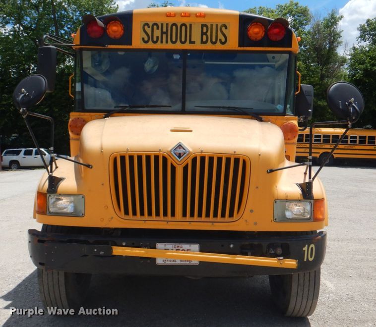 image for item JY9846 2002 International 3800  school bus