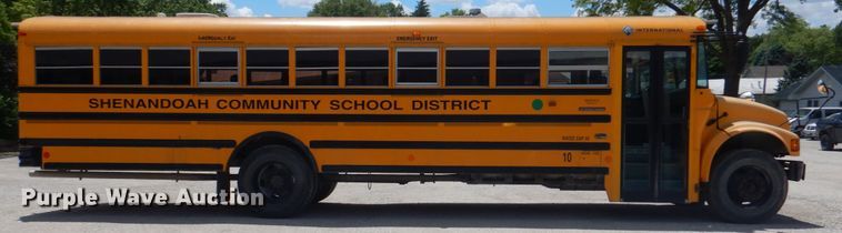 image for item JY9846 2002 International 3800  school bus