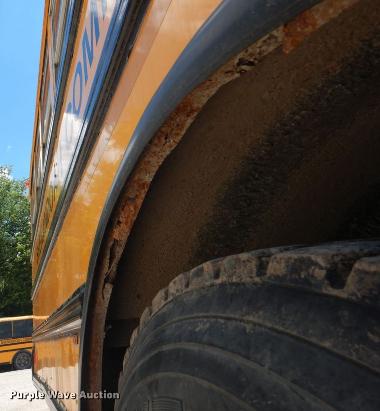 image for item JY9846 2002 International 3800  school bus