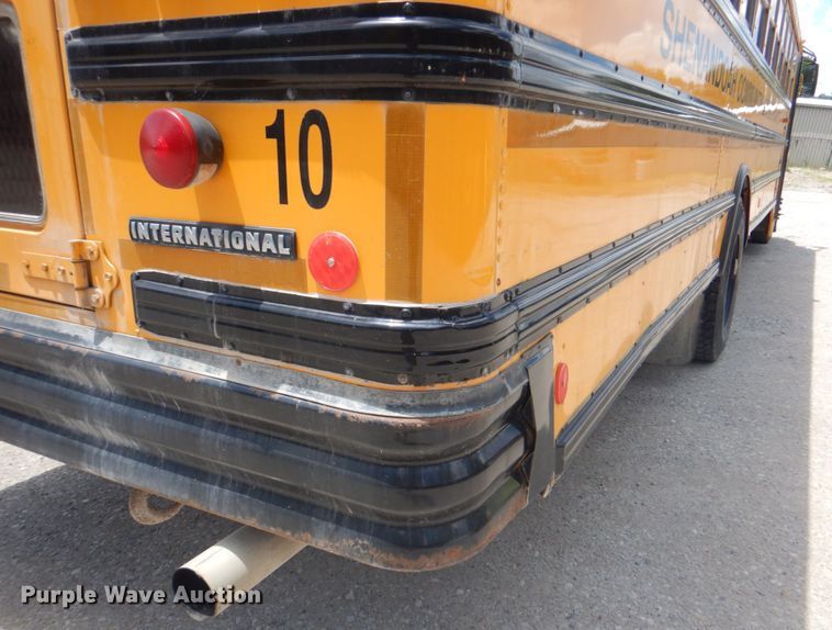 image for item JY9846 2002 International 3800  school bus