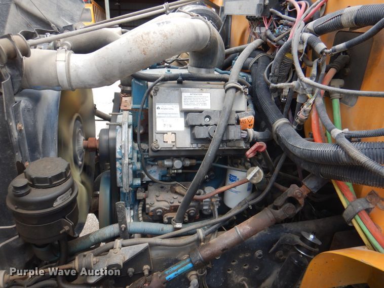 image for item JY9846 2002 International 3800  school bus