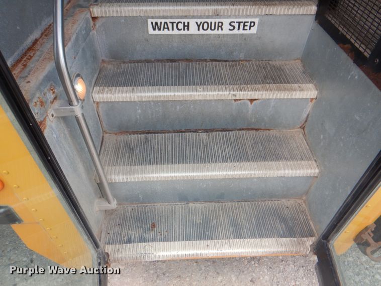 image for item JY9846 2002 International 3800  school bus