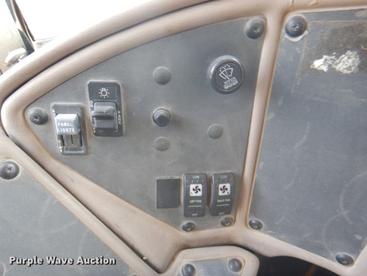 image for item JY9846 2002 International 3800  school bus