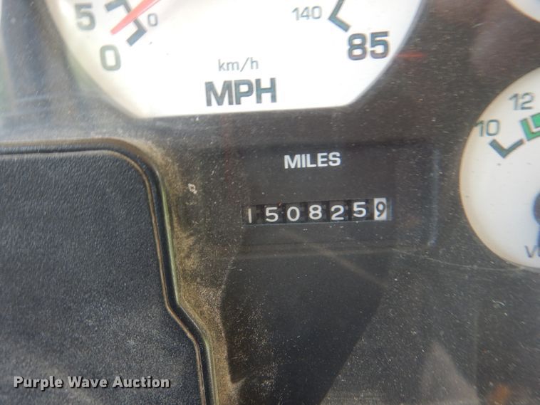 image for item JY9846 2002 International 3800  school bus