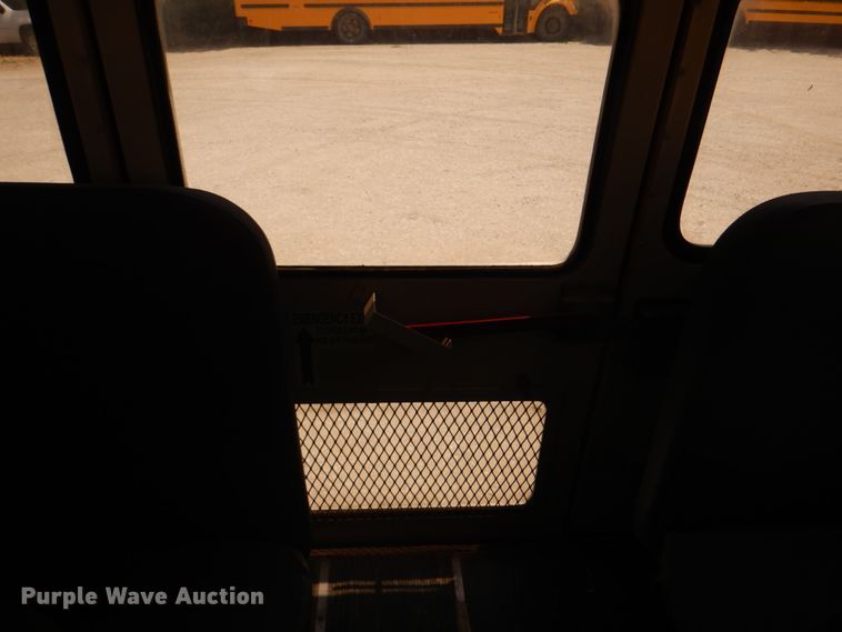 image for item JY9846 2002 International 3800  school bus