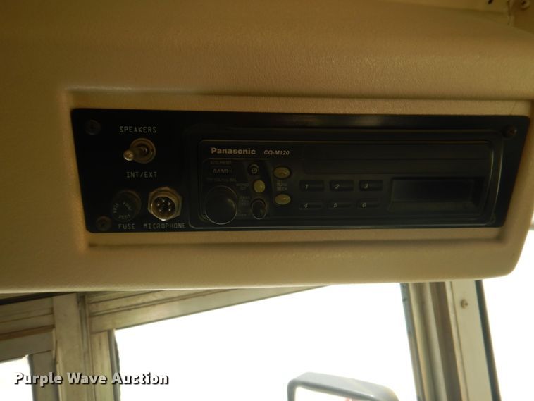 image for item JY9846 2002 International 3800  school bus