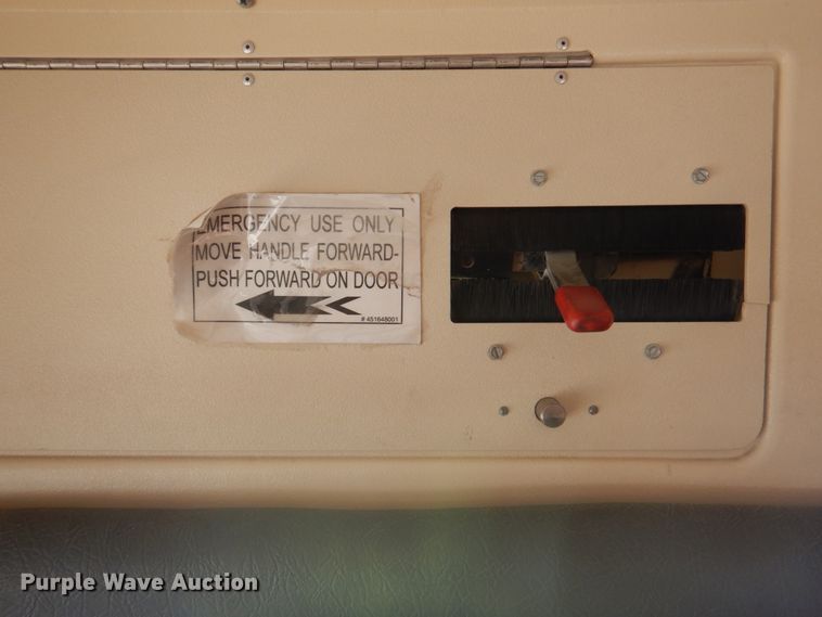 image for item JY9846 2002 International 3800  school bus