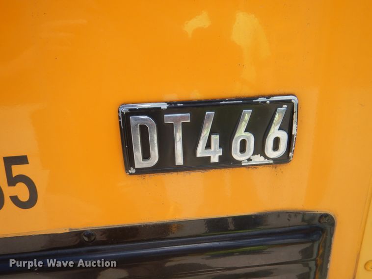 image for item JY9846 2002 International 3800  school bus