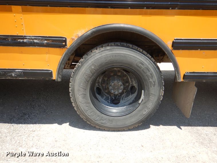 image for item JY9846 2002 International 3800  school bus