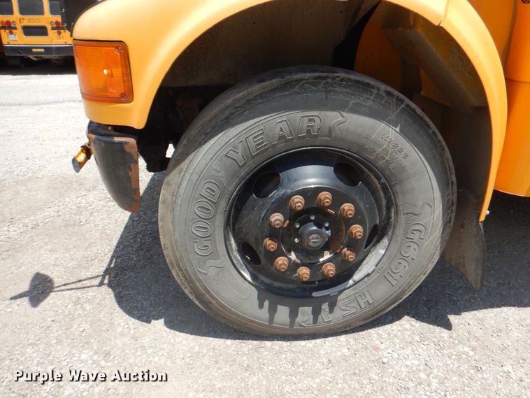 image for item JY9846 2002 International 3800  school bus