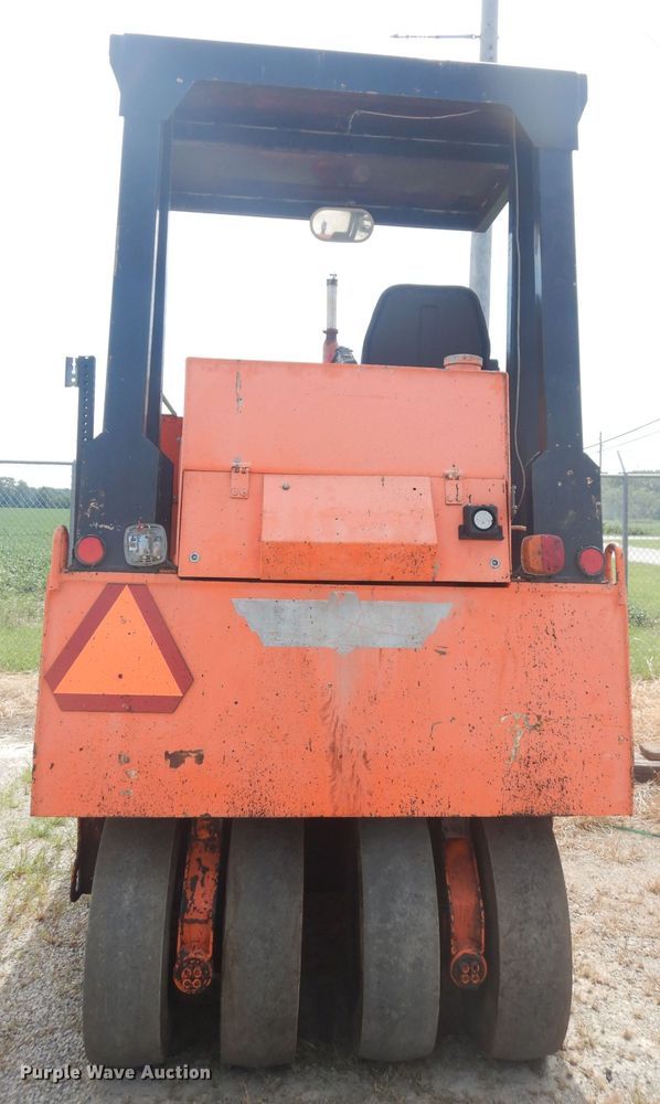 image for item KC9240 1995 Hamm GRW5  pneumatic roller