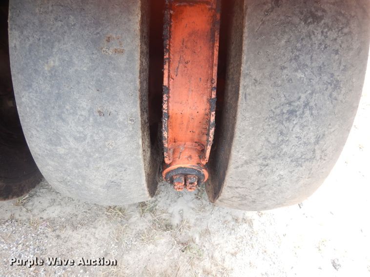 image for item KC9240 1995 Hamm GRW5  pneumatic roller