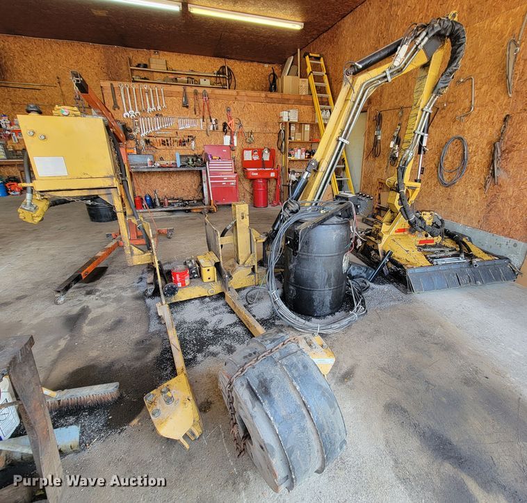 image for item KD9423 Tiger  side boom mower