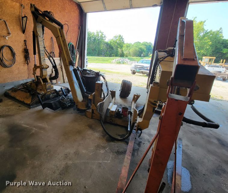 image for item KD9423 Tiger  side boom mower