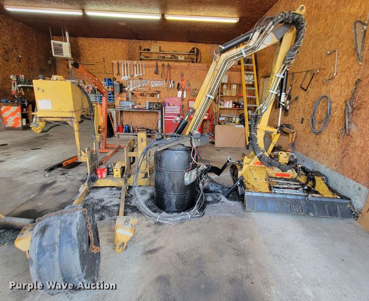 image for item KD9423 Tiger  side boom mower