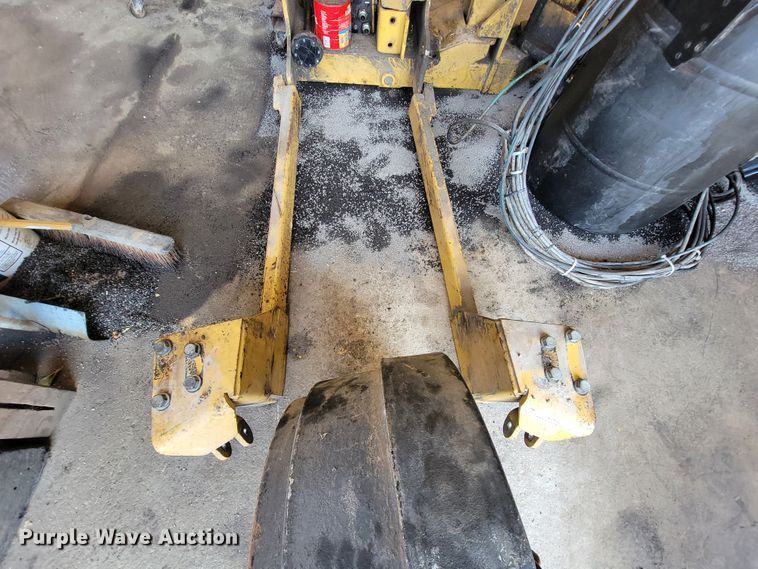 image for item KD9423 Tiger  side boom mower