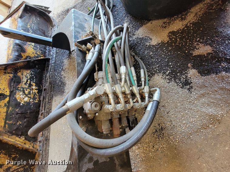 image for item KD9423 Tiger  side boom mower