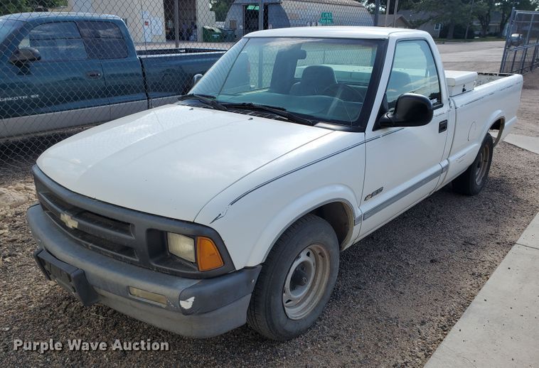 image for item KK9353 1994 Chevrolet S10  pickup truck