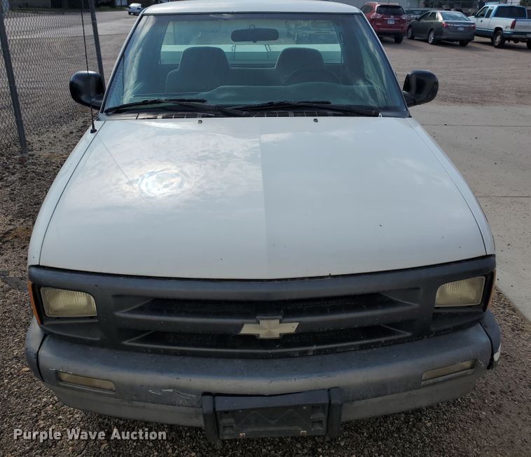 image for item KK9353 1994 Chevrolet S10  pickup truck