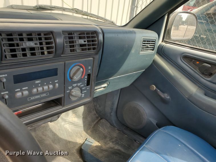 image for item KK9353 1994 Chevrolet S10  pickup truck