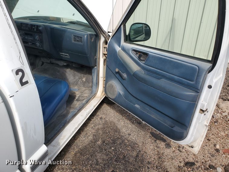 image for item KK9353 1994 Chevrolet S10  pickup truck