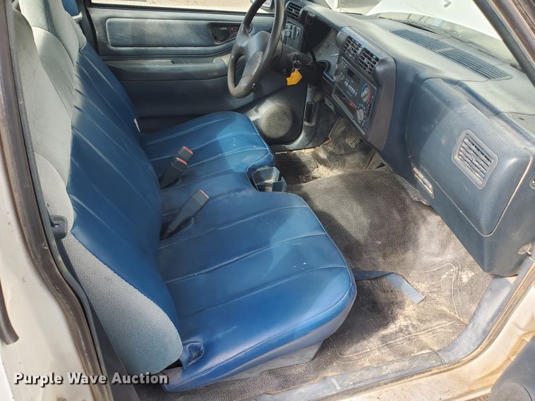 image for item KK9353 1994 Chevrolet S10  pickup truck