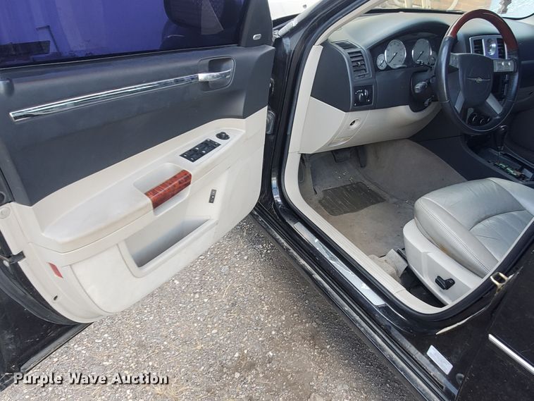 image for item KK9372 2006 Chrysler 300