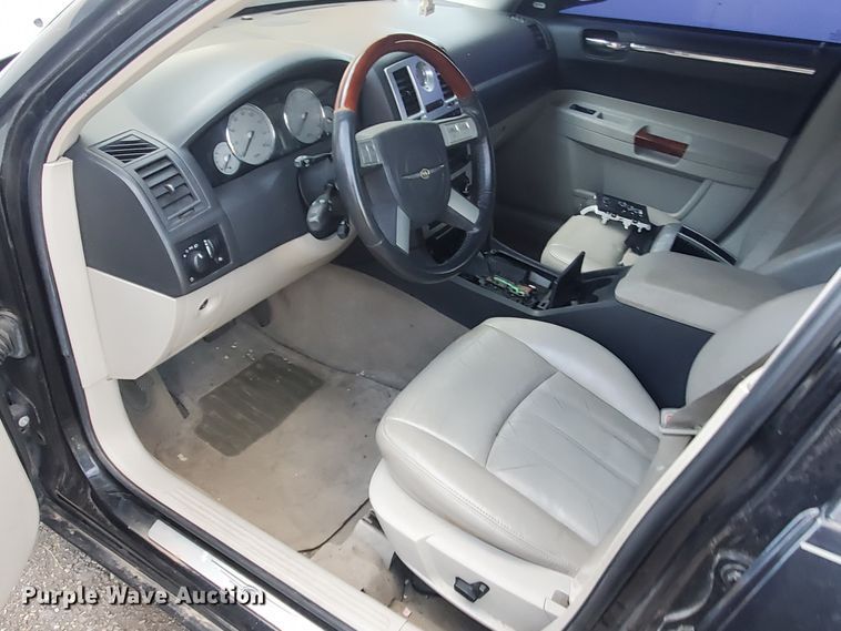 image for item KK9372 2006 Chrysler 300