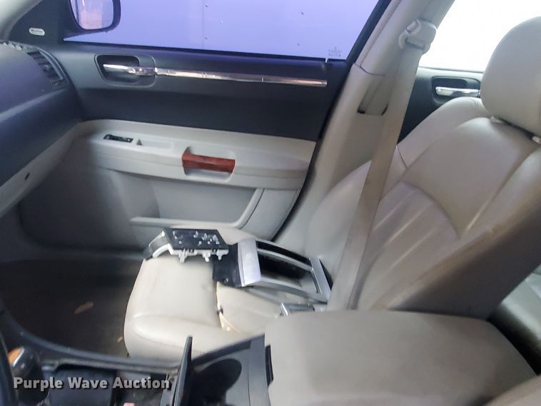 image for item KK9372 2006 Chrysler 300