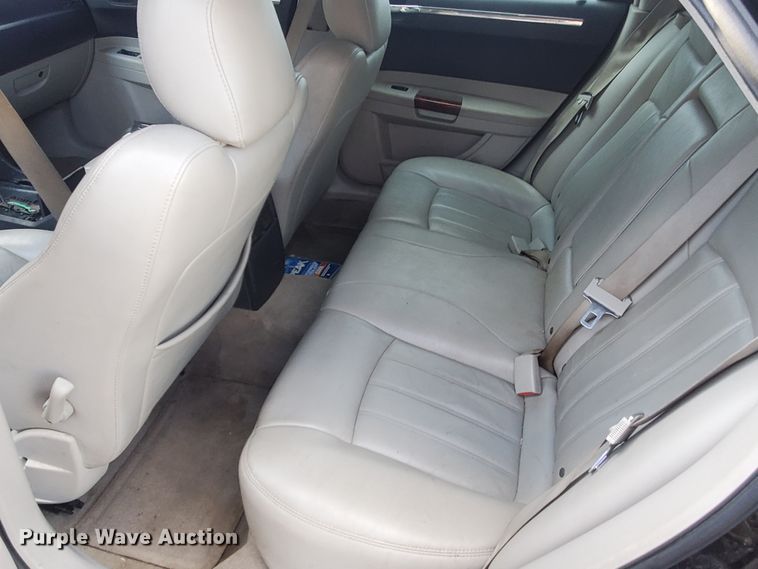 image for item KK9372 2006 Chrysler 300