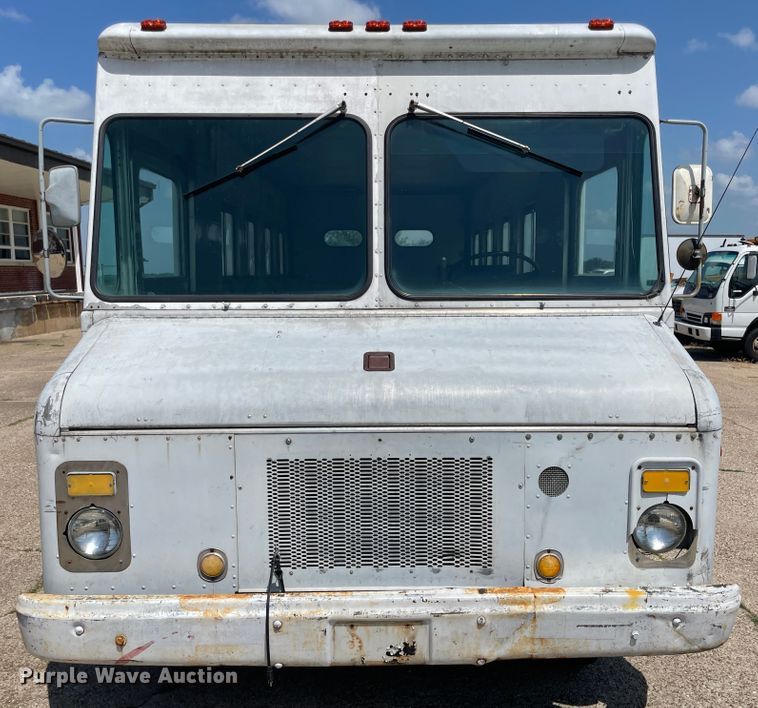 image for item KK9550 1977 Chevrolet P30  delivery truck