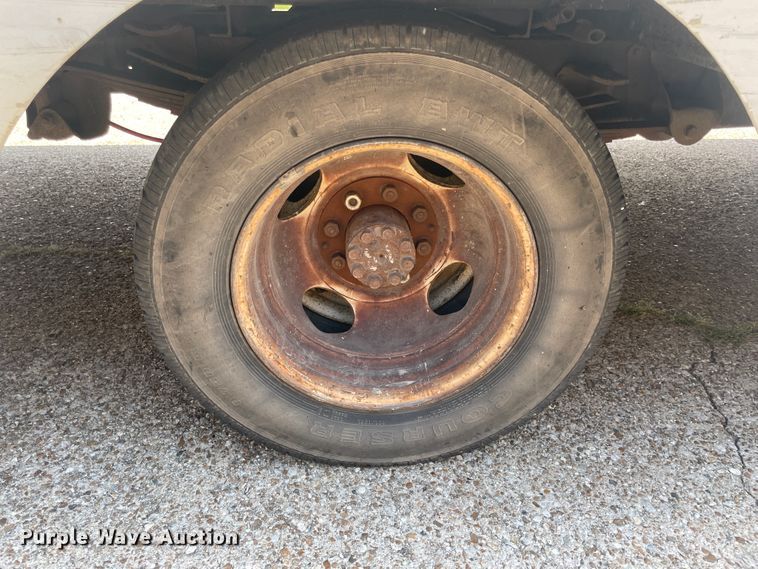 image for item KK9550 1977 Chevrolet P30  delivery truck