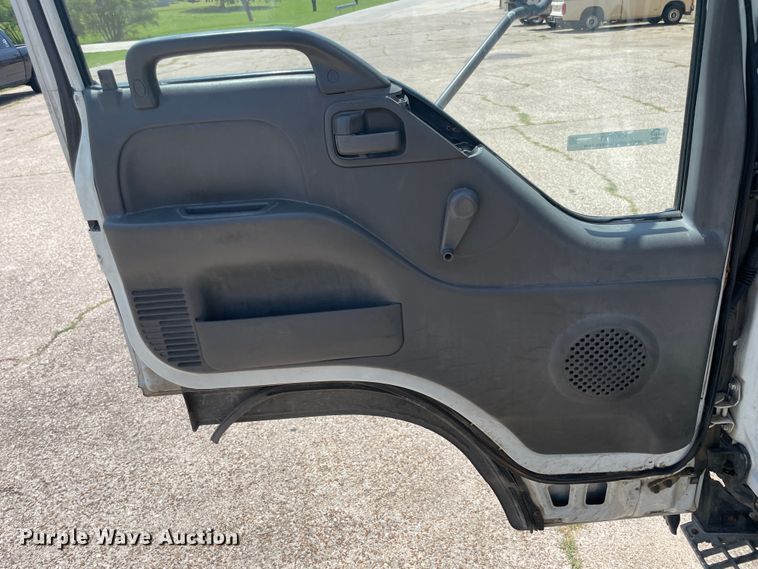 image for item KK9551 1998 Chevrolet W3500  box truck