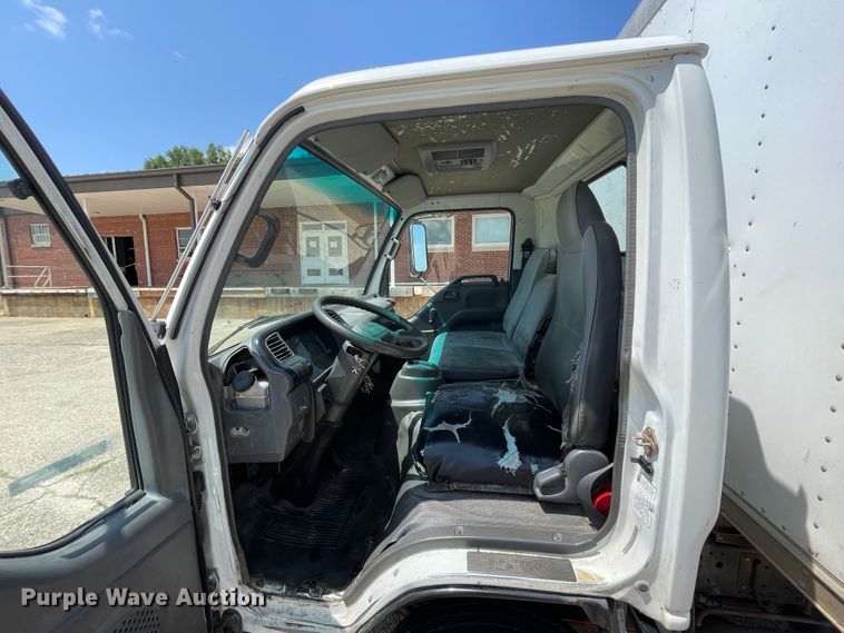 image for item KK9551 1998 Chevrolet W3500  box truck