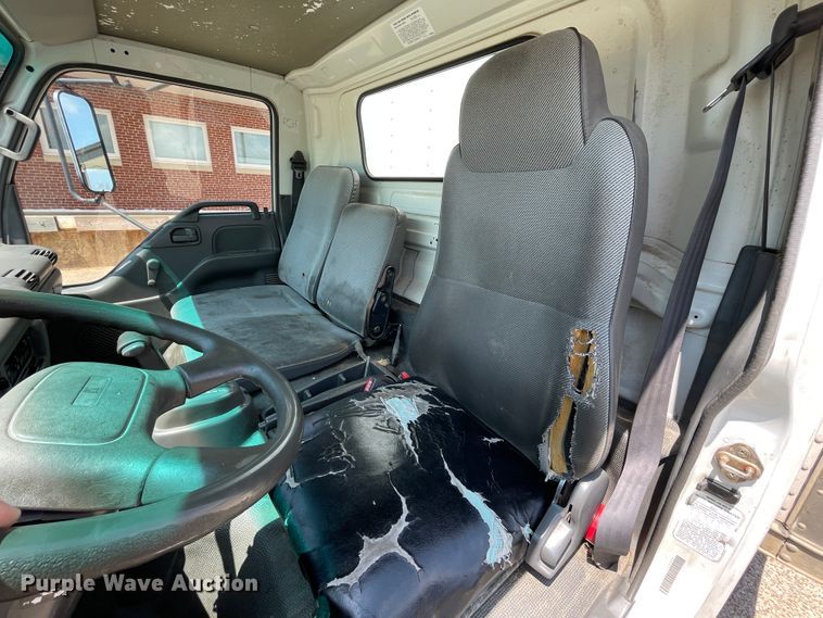 image for item KK9551 1998 Chevrolet W3500  box truck