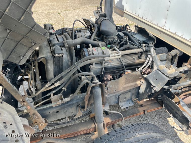 image for item KK9551 1998 Chevrolet W3500  box truck