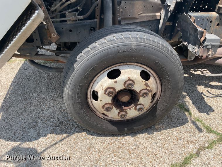 image for item KK9551 1998 Chevrolet W3500  box truck