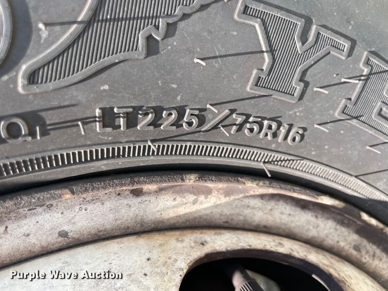 image for item KK9551 1998 Chevrolet W3500  box truck