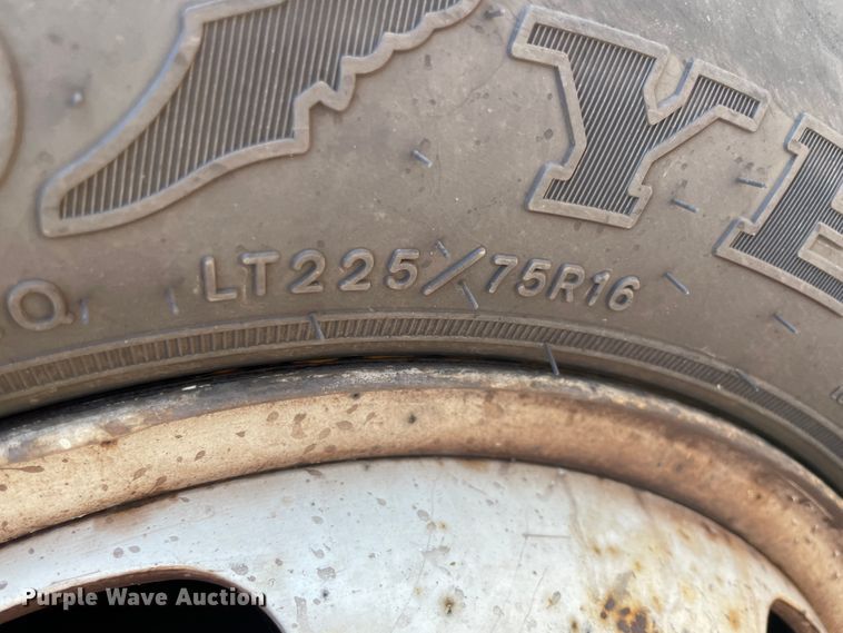 image for item KK9551 1998 Chevrolet W3500  box truck