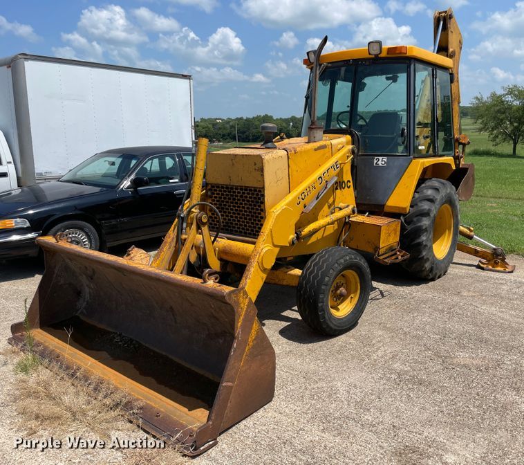 image for item KK9553 John Deere 210C  backhoe