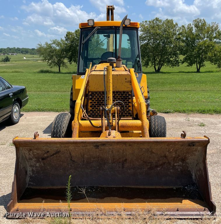 image for item KK9553 John Deere 210C  backhoe